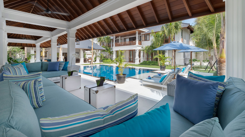 Villa Windu Asri - Relaxing bale by the pool